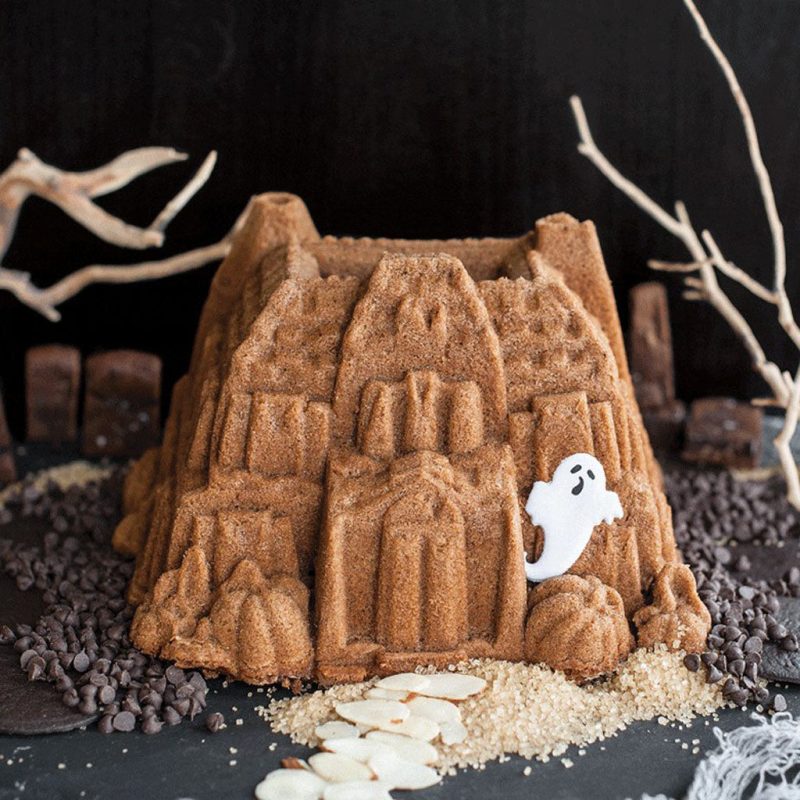 HauntedManorbundtcake